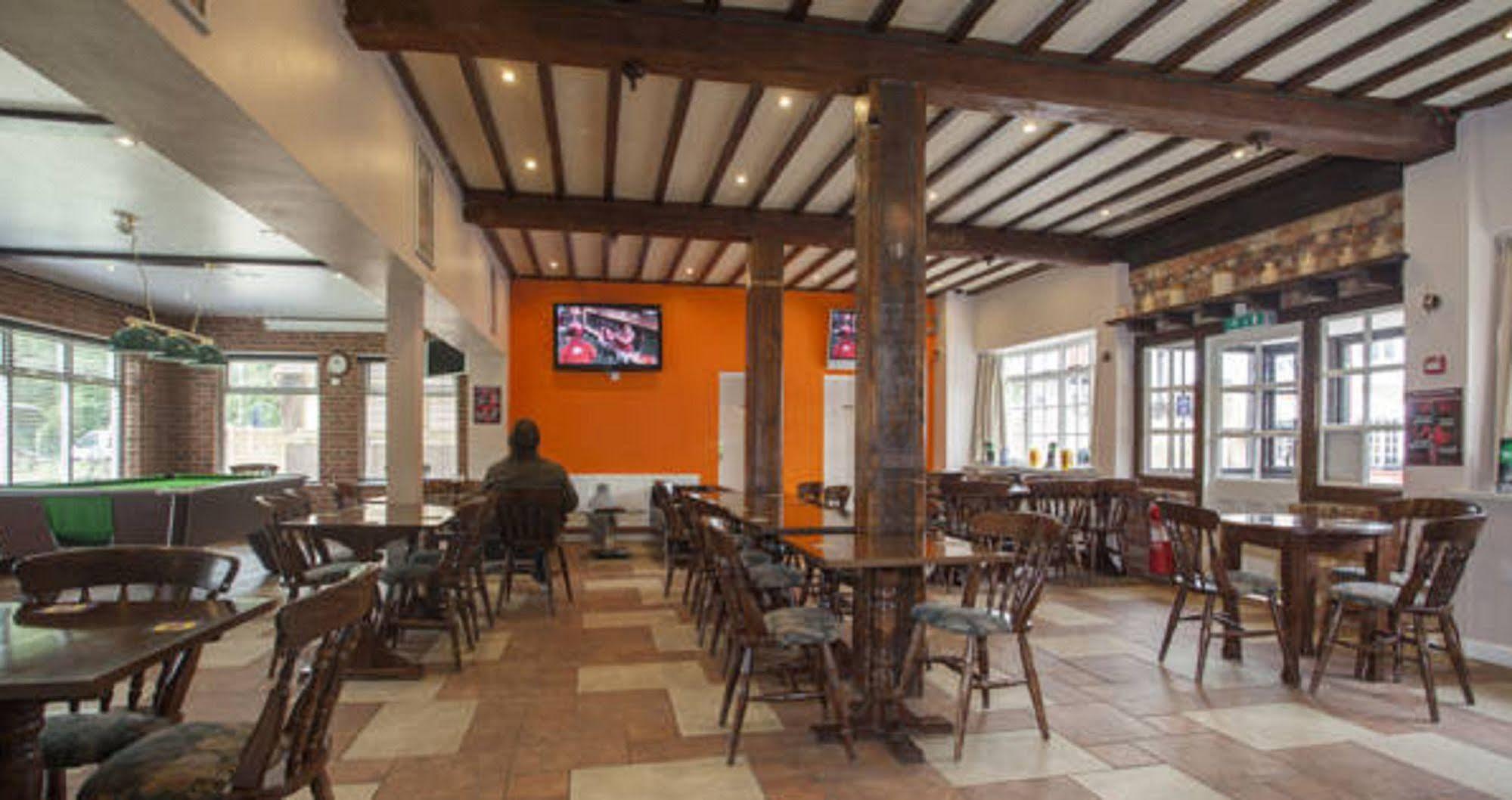 The Northwick Arms Hotel Ившам Екстериор снимка